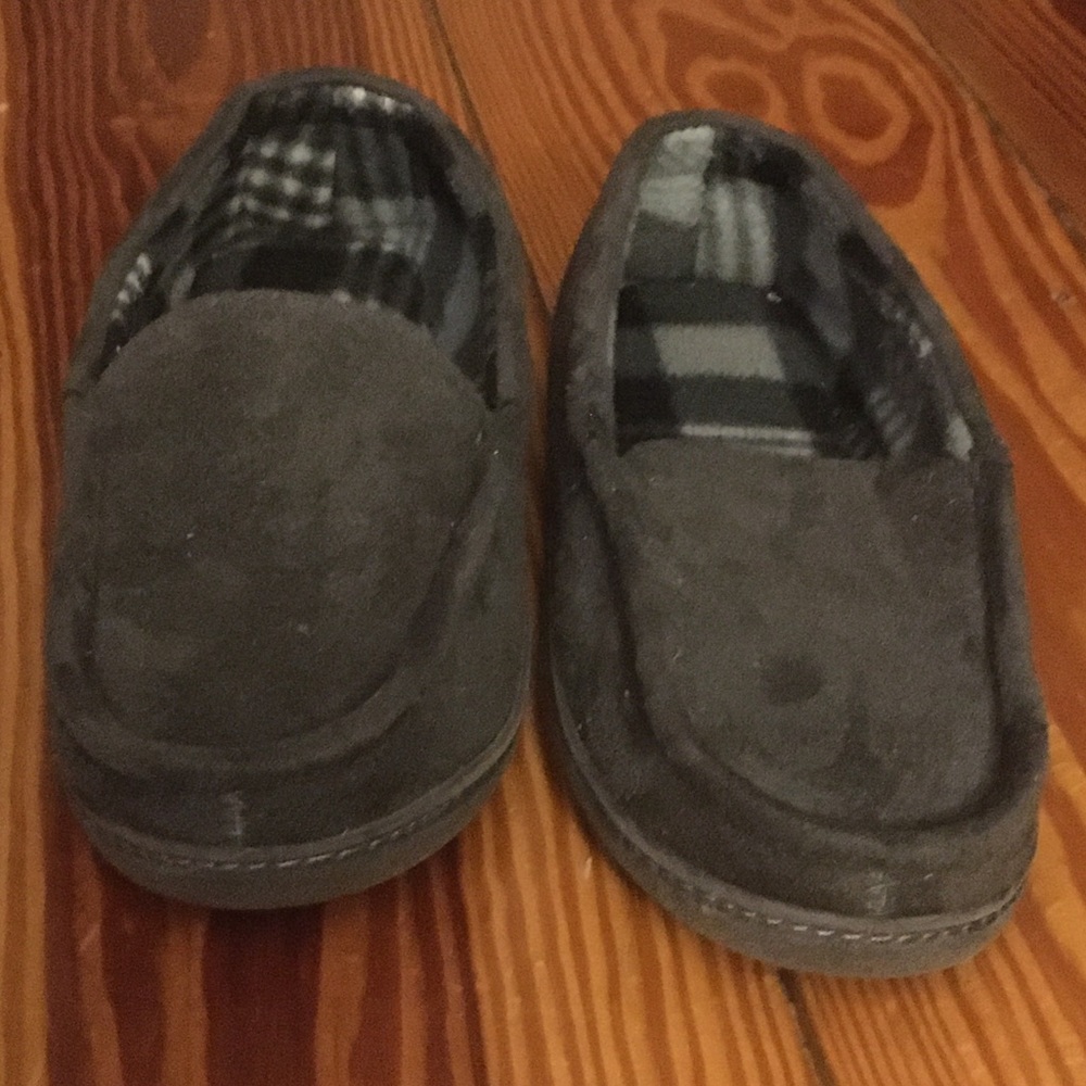 Men’s Slippers in Medium